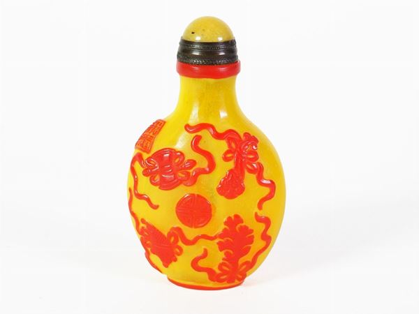 A Red Overlay Yellow Glass Snuff Bottle