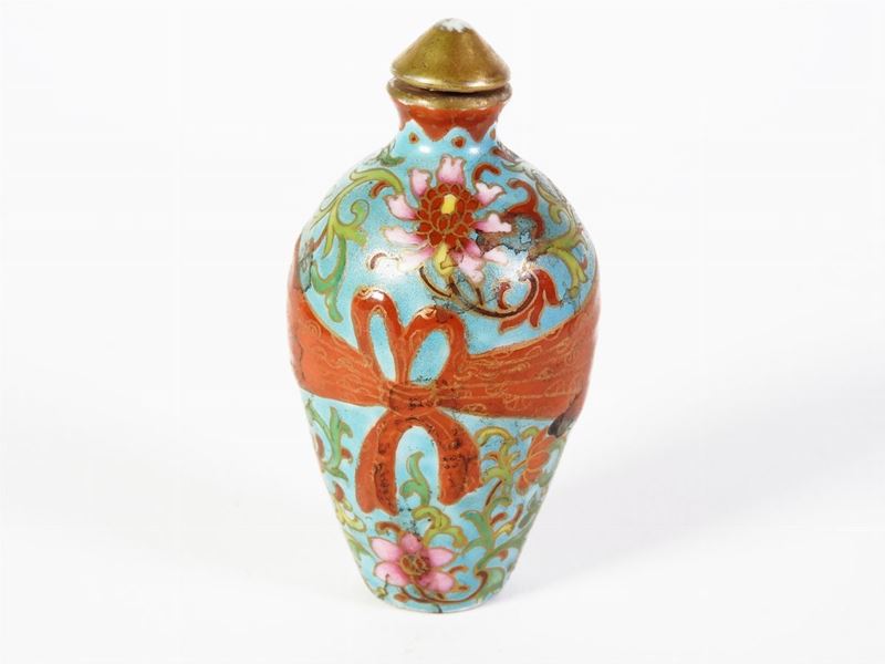 Snuff Bottle in Porcellana Policroma