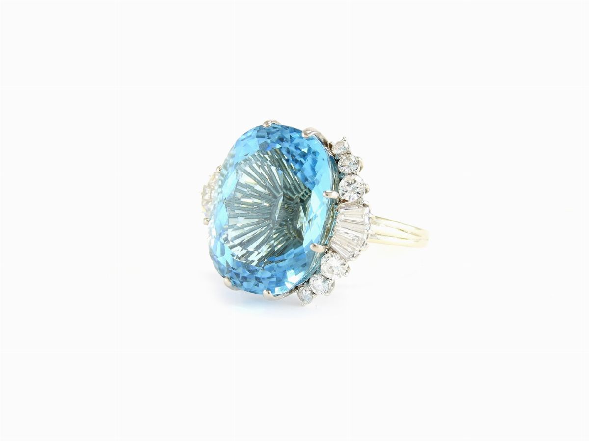 Anello in Oro Bianco, Diamanti e Acquamarina
