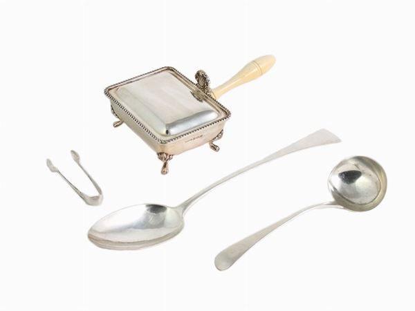 A Lot of Silver Items  (England, 19th/20th Century)  - Auction Furniture, Silver and Curiosities from a Roman House - I - Maison Bibelot - Casa d'Aste Firenze - Milano