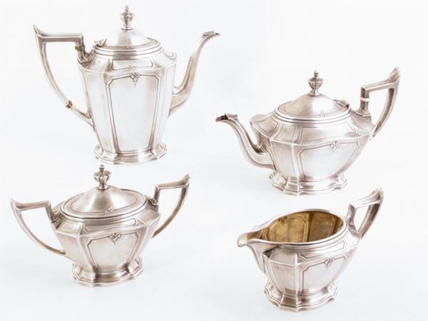 A Sterling Silver Tea and Coffee Set  (Gorham, United States of America, 1927-1931)  - Auction Furniture, Silver and Curiosities from a Roman House - I - Maison Bibelot - Casa d'Aste Firenze - Milano