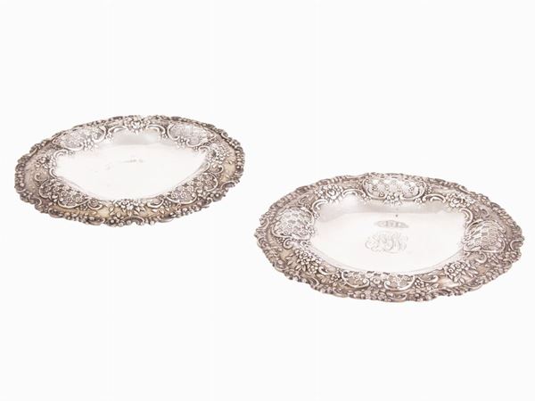 A Pair of Sterling Silver Coasters  (Tiffany & Co., New York, 1891-1902)  - Auction Furniture, Silver and Curiosities from a Roman House - I - Maison Bibelot - Casa d'Aste Firenze - Milano