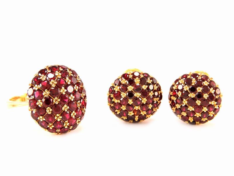 Demi Parure Anello e Orecchini in Oro Giallo e Granati