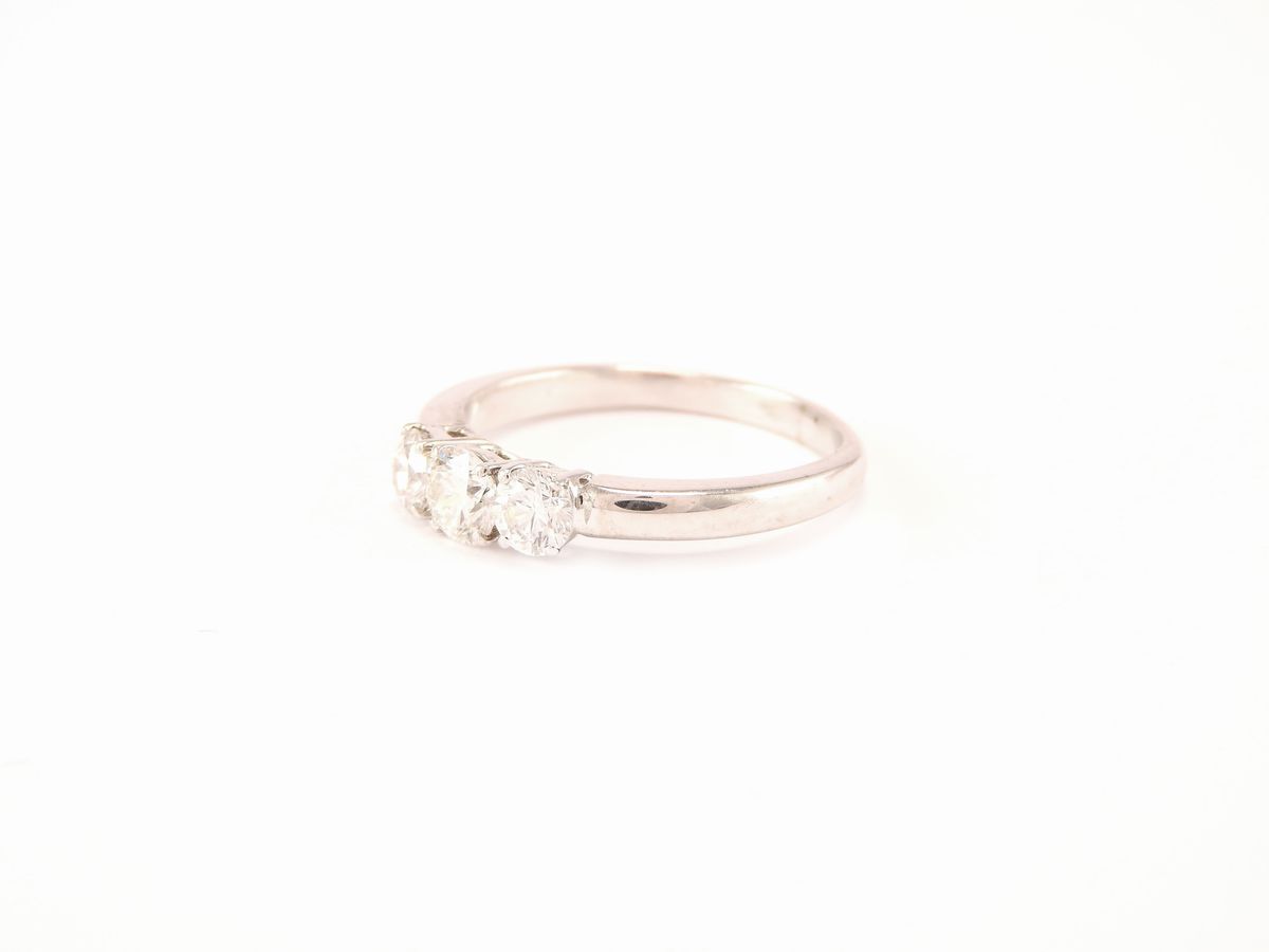 Anello Trilogy in Oro Bianco e Diamanti