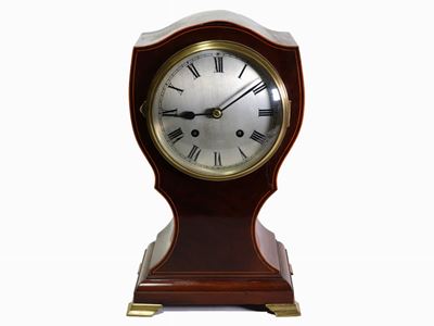 Orologio a Pendolo da Tavolo Impiallacciato in Mogano e Piuma di Mogano