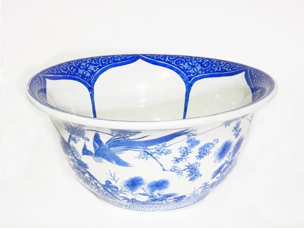 An Arita Painted Porcelain Bowl