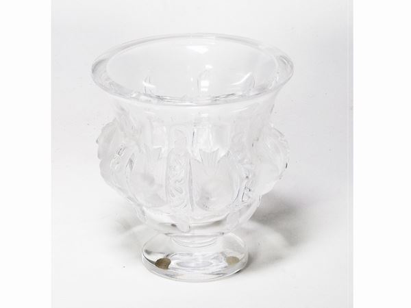 A 'Dampierre' Crystal Vase  (Lalique, France, second half of 20th Century)  - Auction Furniture, Silver and Curiosities from a Roman House - I - Maison Bibelot - Casa d'Aste Firenze - Milano