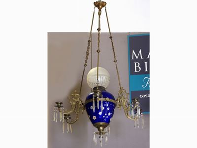 Lampadario Ad Olio in Metallo Dorato e Vetro Blu