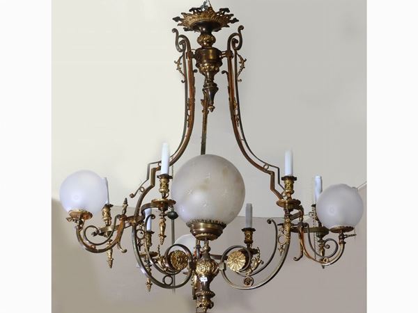 A Gilded Metal and Bronze Gas Chandelier  (late 19th Century)  - Auction Furniture, Silver and Curiosities from a Roman House - I - Maison Bibelot - Casa d'Aste Firenze - Milano