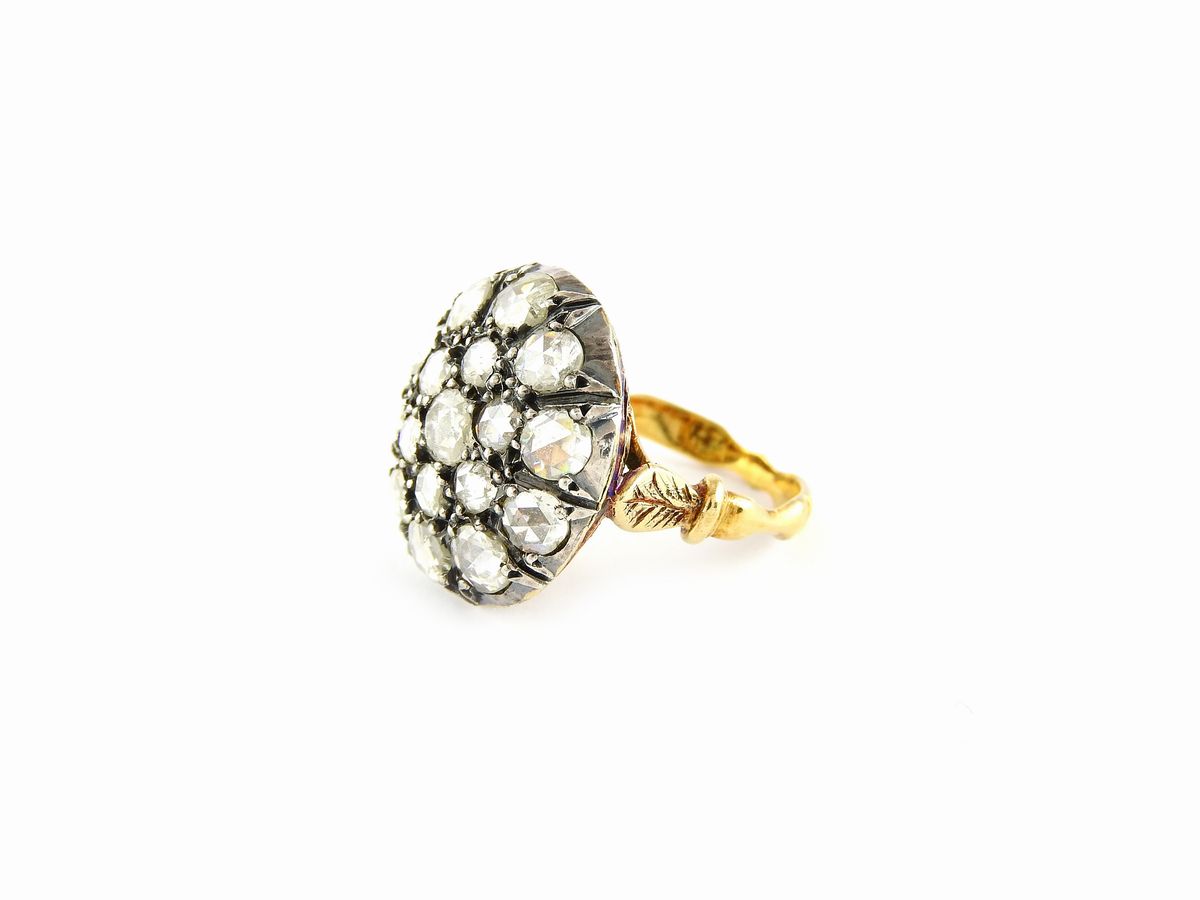 Anello in Oro Giallo e Argento con Diamanti