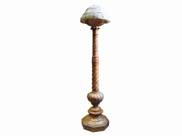 An Alabaster Floor Lamp  (early 20th Century)  - Auction Furniture, Silver and Curiosities from a Roman House - I - Maison Bibelot - Casa d'Aste Firenze - Milano