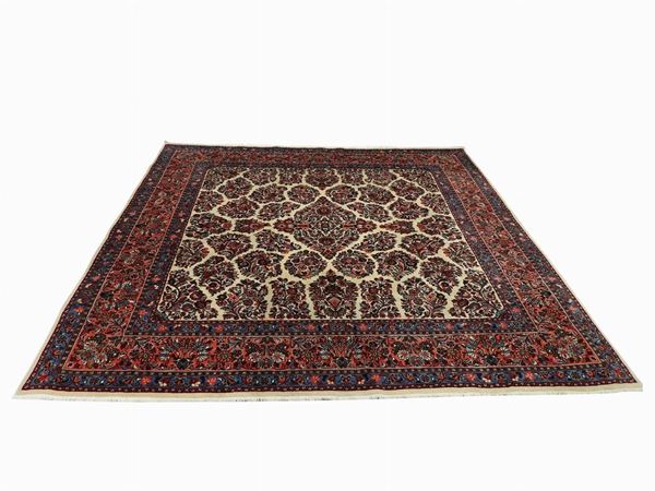 A Persian Saruq Carpet  - Auction Furniture, Silver and Curiosities from a Roman House - I - Maison Bibelot - Casa d'Aste Firenze - Milano