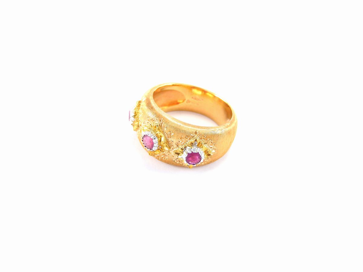 Anello a Fascia in Oro Giallo e Bianco con Rubini
