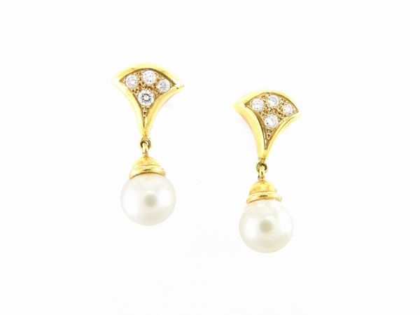 Yellow gold ear pendants with diamonds and Akoya cultured pearls