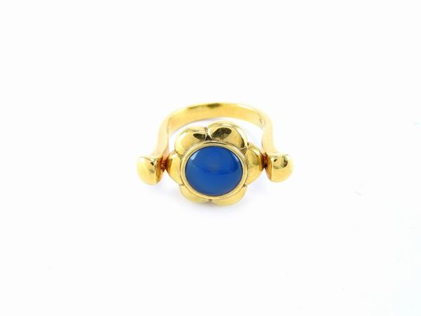 Yellow gold ring with green and blue agates
