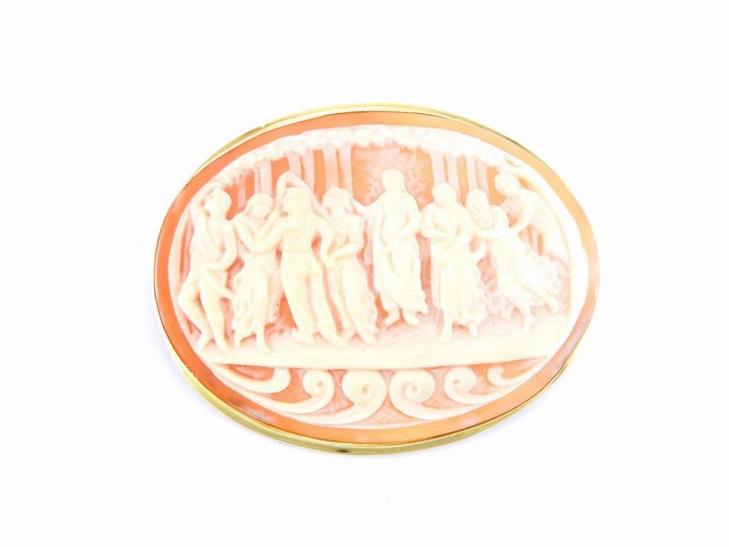 Spilla in Oro Giallo con Cammeo in Conchiglia