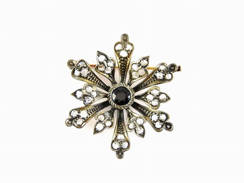 Spilla in Oro Giallo e Argento, Diamanti e Zaffiro