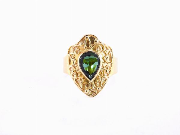 Yellow gold ring with green tourmaline