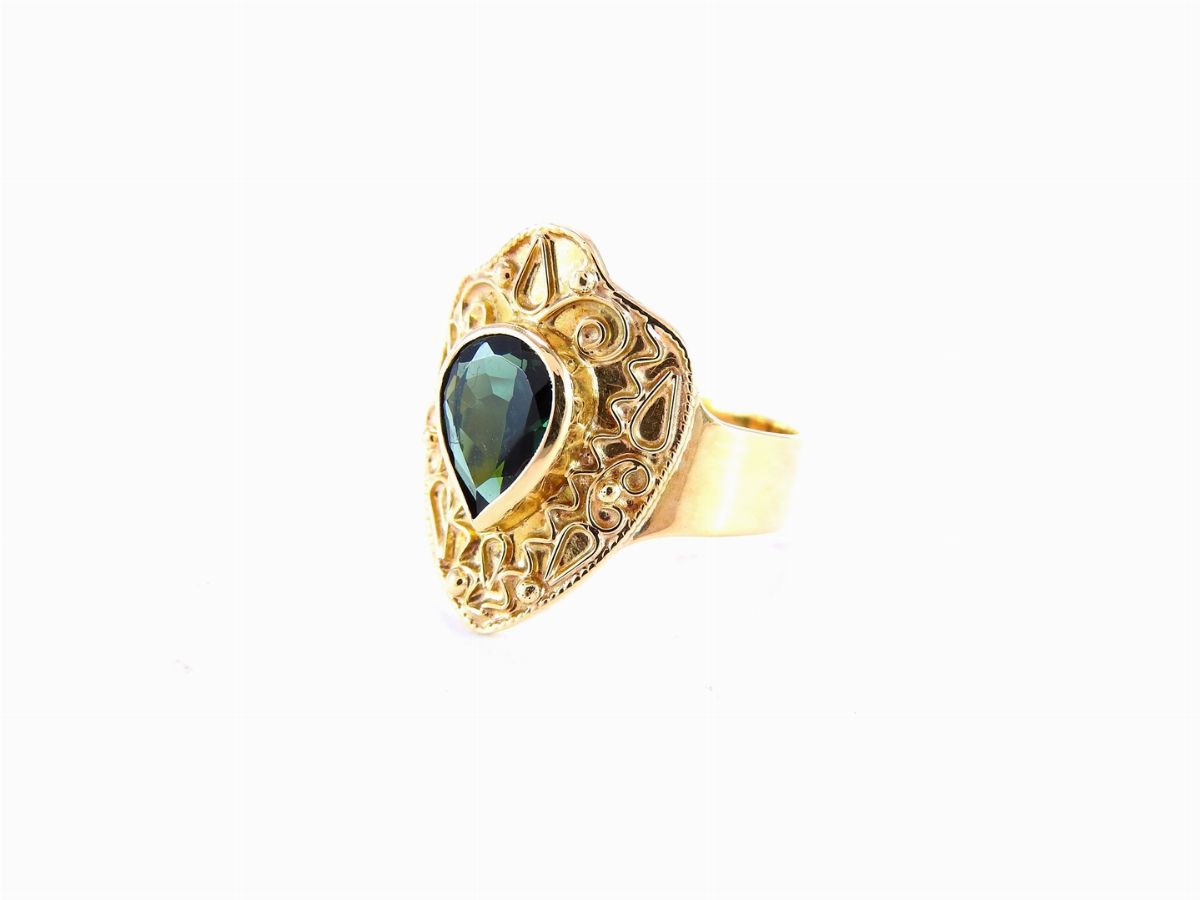 Anello in Oro Giallo e Tormalina Verde