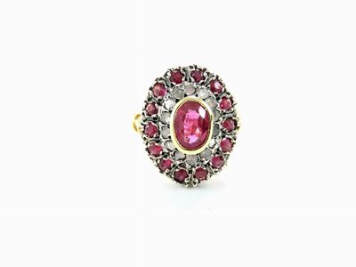 Anello a Margherita in Oro Giallo e Argento, Diamanti e Rubini