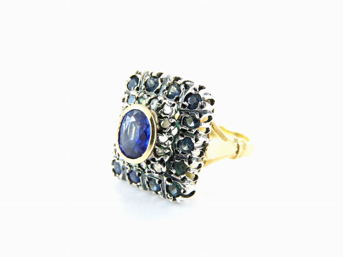 Anello in Oro Giallo e Argento, Diamanti e Zaffiri