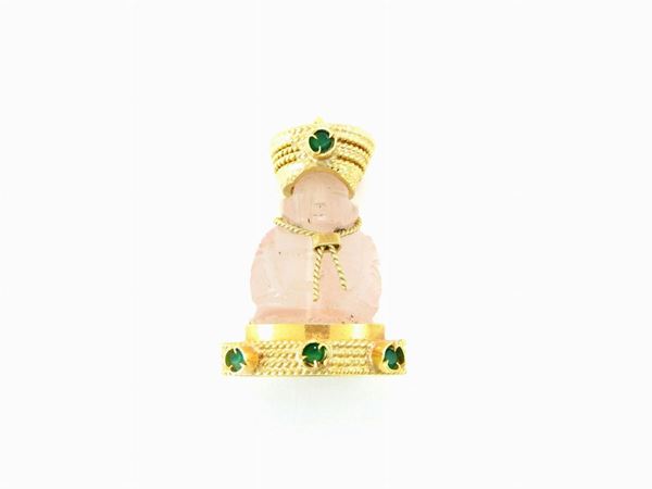 Yellow gold pendant with carved pink quartz and green agates
