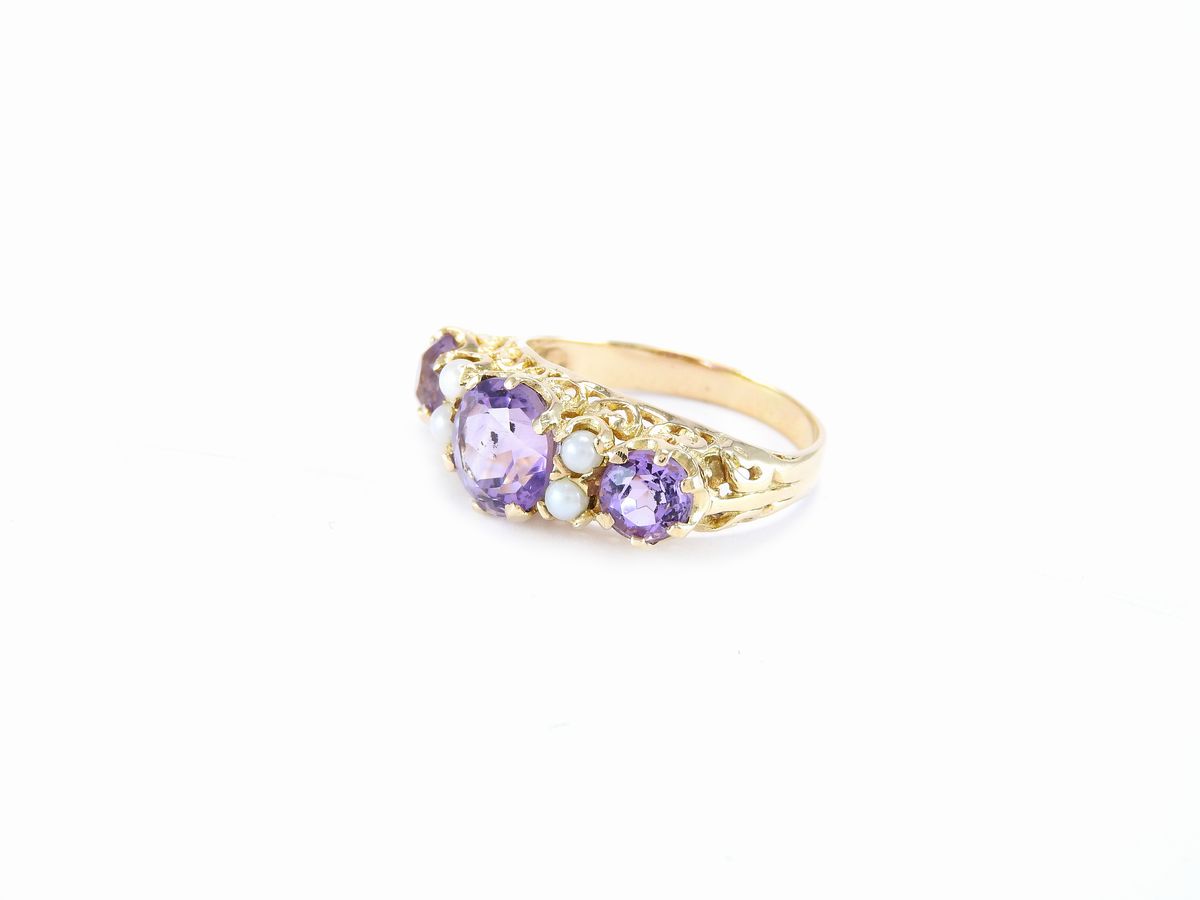 Anello in Oro Giallo, Quarzi Ametista e Piccole Perle