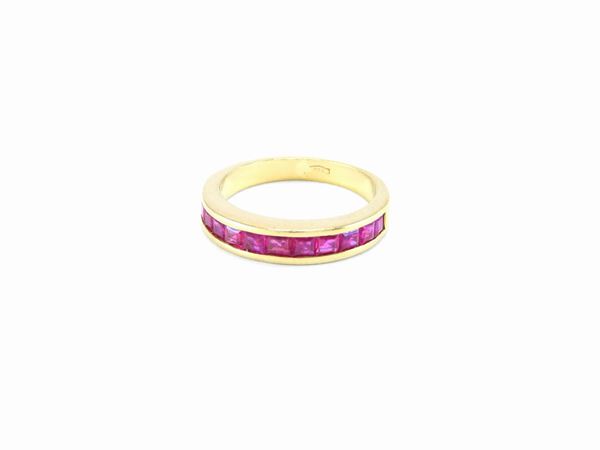 Yellow gold ring with rubies