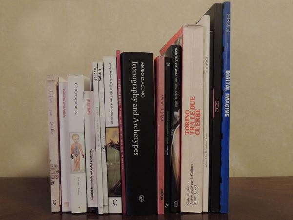 Diciassette libri di arte contemporanea  - Asta La Biblioteca d'arte di Laura Tansini - Maison Bibelot - Casa d'Aste Firenze - Milano