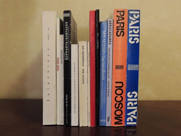 Tredici libri di arte moderna e contemporanea  - Asta La Biblioteca d'arte di Laura Tansini - Maison Bibelot - Casa d'Aste Firenze - Milano