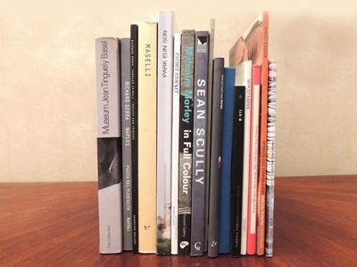Sedici Libri su Artisti Contemporanei