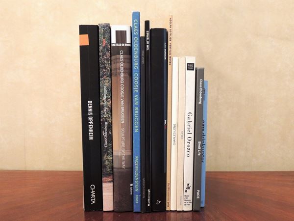 Tredici libri su artisti contemporanei  - Asta La Biblioteca d'arte di Laura Tansini - Maison Bibelot - Casa d'Aste Firenze - Milano
