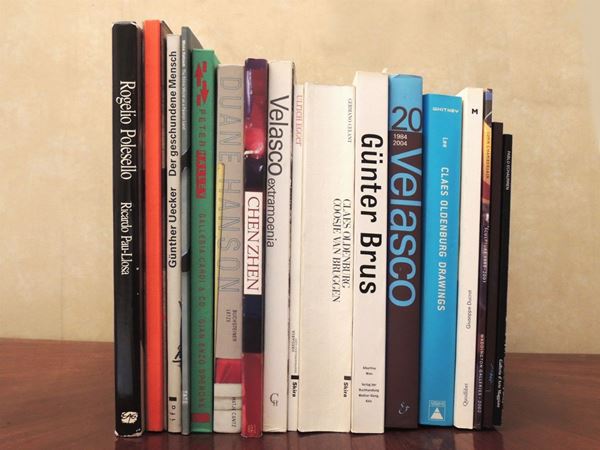 Sedici libri su artisti contemporanei  - Asta La Biblioteca d'arte di Laura Tansini - Maison Bibelot - Casa d'Aste Firenze - Milano