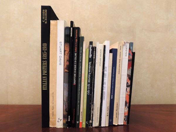 Twenty-one Art Books on Futurism and Twentieth Century Painting  - Auction Laura Tansini's Art Library - Maison Bibelot - Casa d'Aste Firenze - Milano