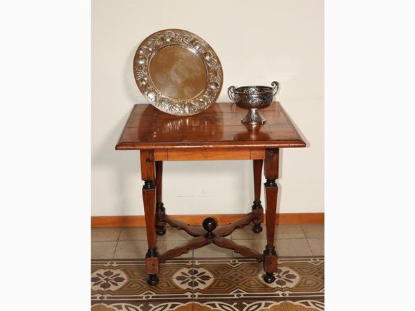 A Walnut Veneered Square Table  - Auction House-Sale: Furniture, Old Master Paintings and Jewels from florentine house. - II - Maison Bibelot - Casa d'Aste Firenze - Milano