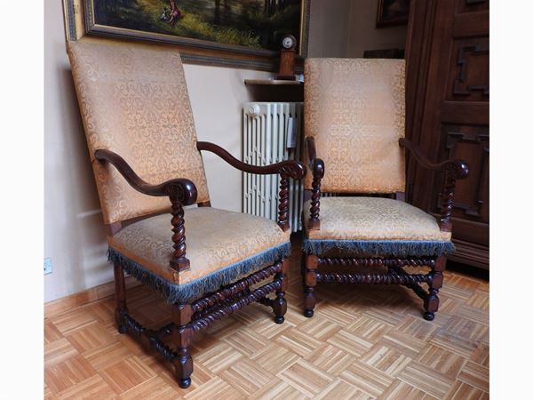 A Pair of Walnut Armchairs  - Auction House-Sale: Furniture, Old Master Paintings and Jewels from florentine house. - II - Maison Bibelot - Casa d'Aste Firenze - Milano