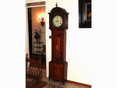 Orologio a Torre Impiallacciato in Piuma di Mogano, Palissandro e Altri Legni