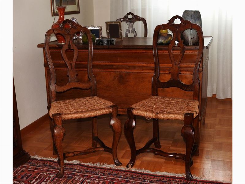 Serie di Sei Sedie Rustiche in Noce