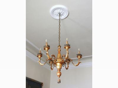 Lampadario in Legno Intagliato e Dorato