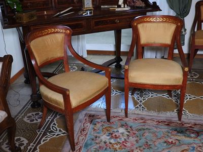 Coppia di Poltroncine a Gondola in Legno Laccato Rosso