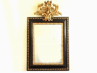 Cornice in Legno Ebanizzato e in Parte Dorato