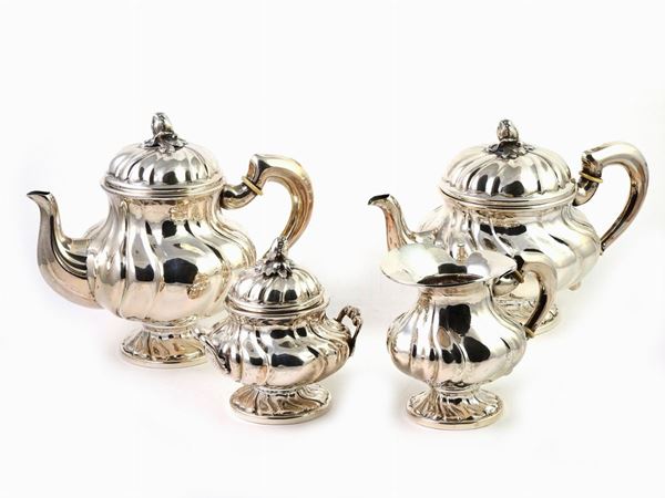 A Silver Tea and Coffee Set  - Auction House-Sale: Furniture, Old Master Paintings and Jewels from florentine house. - II - Maison Bibelot - Casa d'Aste Firenze - Milano