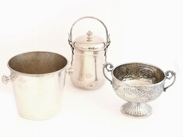 A Lot of Silver-plated Items  - Auction House-Sale: Furniture, Old Master Paintings and Jewels from florentine house. - II - Maison Bibelot - Casa d'Aste Firenze - Milano