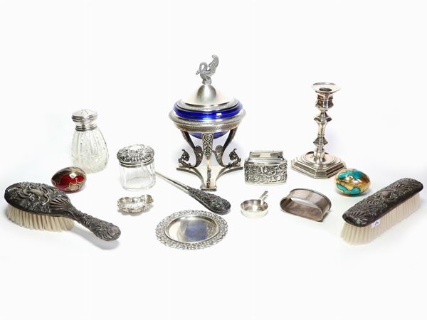 A Lot of Silver Items  - Auction House-Sale: Furniture, Old Master Paintings and Jewels from florentine house. - II - Maison Bibelot - Casa d'Aste Firenze - Milano
