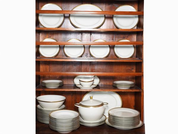 A German Porcelain Dish Set  - Auction House-Sale: Furniture, Old Master Paintings and Jewels from florentine house. - II - Maison Bibelot - Casa d'Aste Firenze - Milano