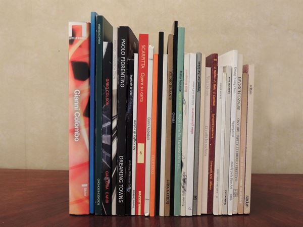 Ventinove libri sull'arte contemporanea  - Asta La Biblioteca d'arte di Laura Tansini - Maison Bibelot - Casa d'Aste Firenze - Milano