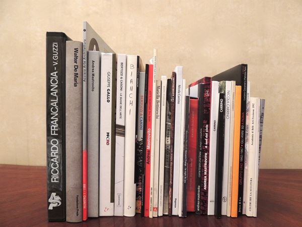 Ventitre libri sull'arte contemporanea  - Asta La Biblioteca d'arte di Laura Tansini - Maison Bibelot - Casa d'Aste Firenze - Milano