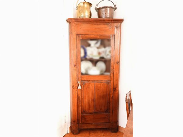 A Softwood Corner Cabinet  (19th Century)  - Auction House-Sale: Furniture, Old Master Paintings and Jewels from florentine house. - II - Maison Bibelot - Casa d'Aste Firenze - Milano