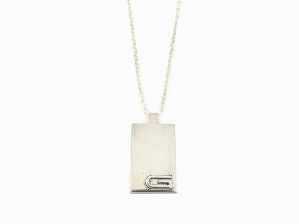 Small rolò links chain with silver Gucci panel pendant