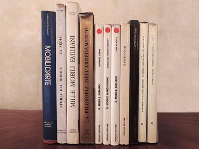 Undici Libri su Mobili e Arredi